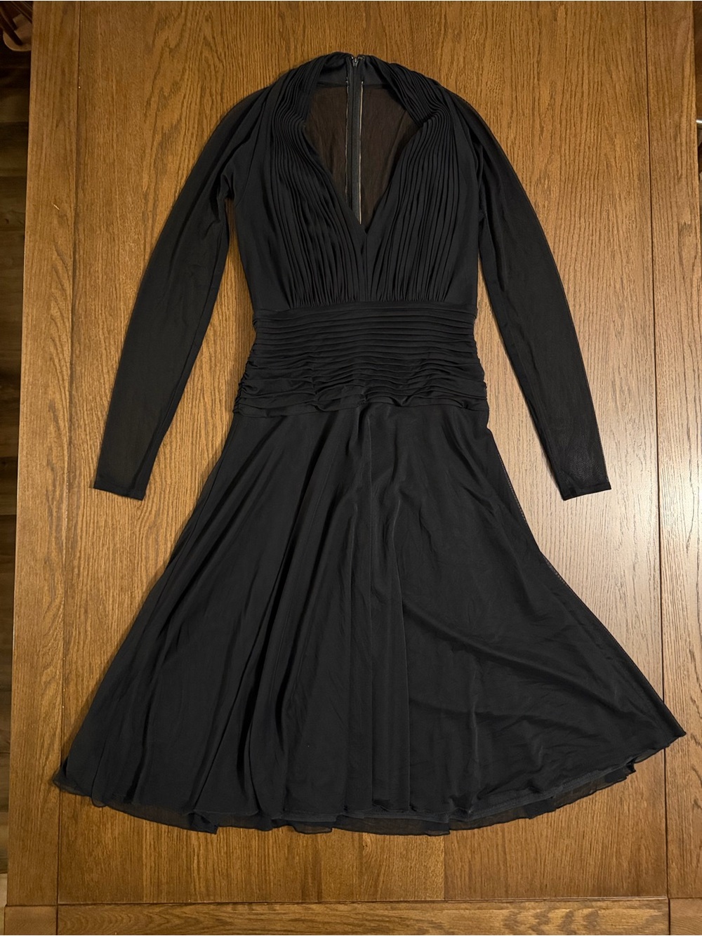 Tadashi Collection Elegant Black Long-Sleeve Pleated V-Neck Midi Dress